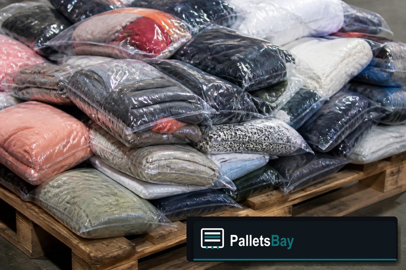 Clothing Liquidation Pallets — Pallet inventory close-up